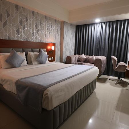 Eastin Hotels Hyderabad Exterior foto