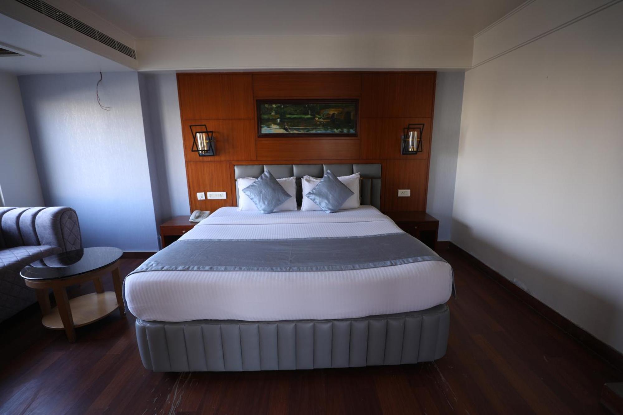Eastin Hotels Hyderabad Exterior foto