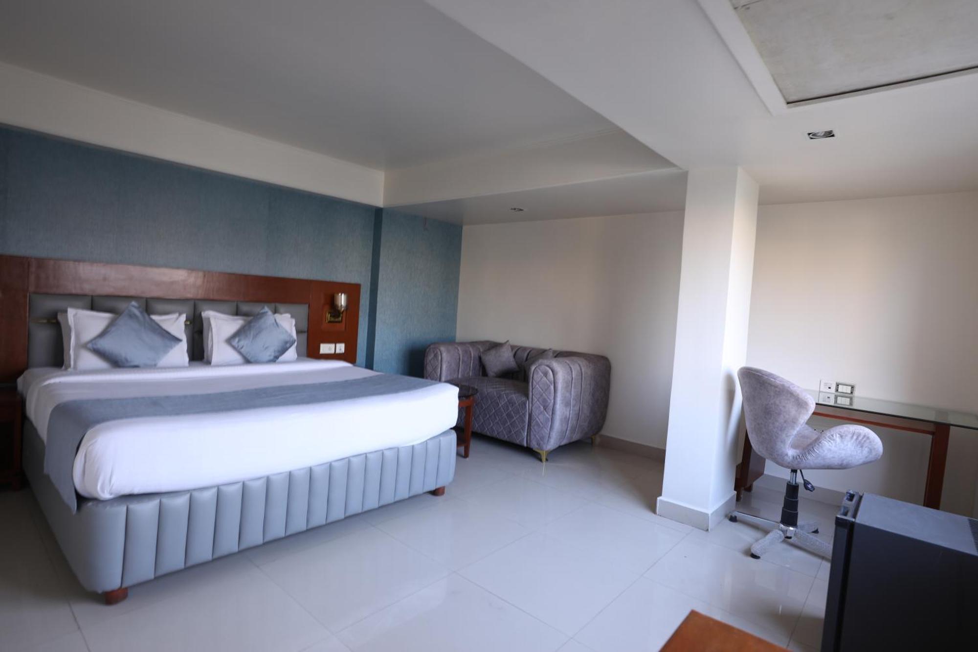 Eastin Hotels Hyderabad Exterior foto